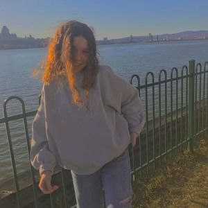 Meet your Posher, Frederique